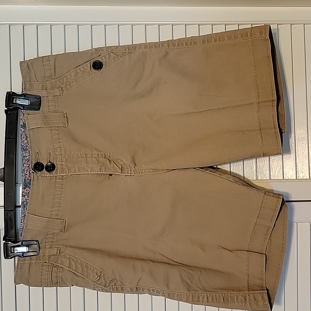 Lee khaki denim Bermuda shorts. Size 10
